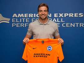 El portero se desvinculó del Newcastle. BrightonHoveAlbion