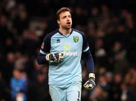 Schalke 04 jette son dévolu sur Tim Krul. Twitter/SpursOfficial