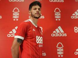 Tobias é o novo jogador do Nottingham Forest. Twitter/Nottingham Forest