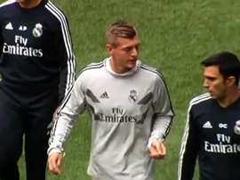 Kroos calentó en la banda ante el Levante pero no saltó al campo. DeportesCuatro