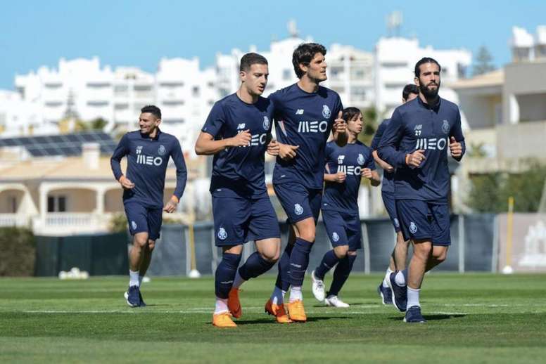 United Target Dalot Completes Medical Besoccer