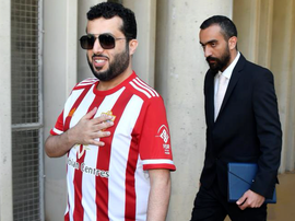Sheik do Almería doará 200.000 euros para cidade comprar vacinas de COVID-19. EFE