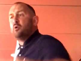 ¡Irrumpió en la sala de prensa pidiendo más cobertura para el City!. Captura/RobHarris