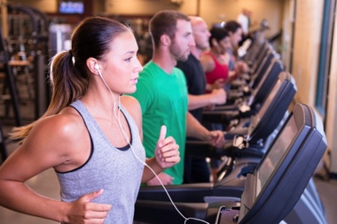 Ventajas y desventajas de correr en cinta