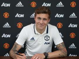 Victor Lindelöf signe officiellement avec Manchester United. ManUtd