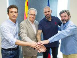 Victor Valdés quitte le club blaugrana peu de temps après son arrivée. FCBarcelone