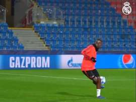 Vinicius vai conquistando o madridismo. Twitter/RealMadrid