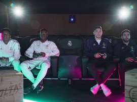 Vinicius e Rodrygo desafiam Valverde e Carvajal. Captura/RealMadrid