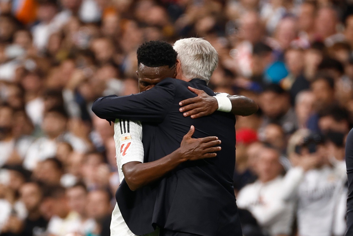 Vinicius says goodbye to Ancelotti at Madrid and welcomes him to Brazil