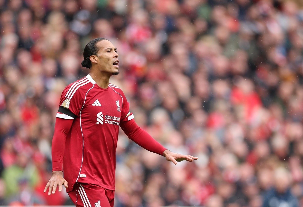 Van Dijk exhorte Liverpool à réagir avant le choc contre Chelsea