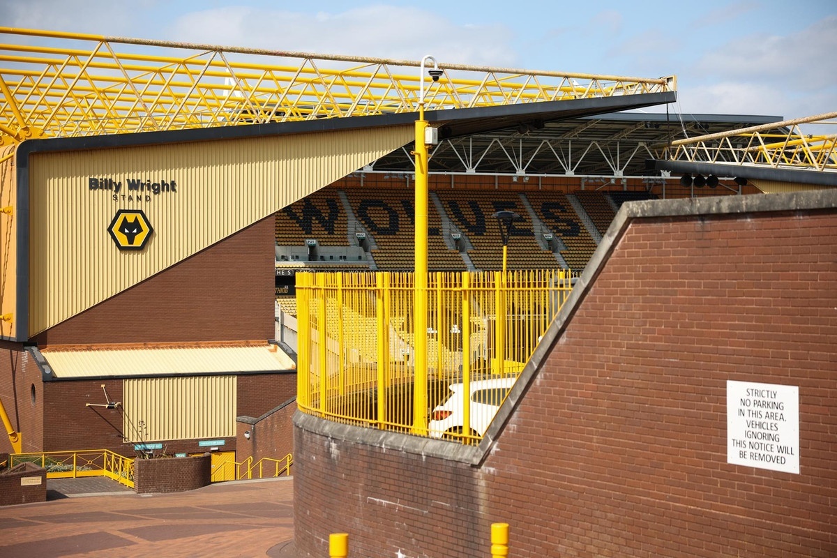 Los Wolves se citan con la historia de la Premier