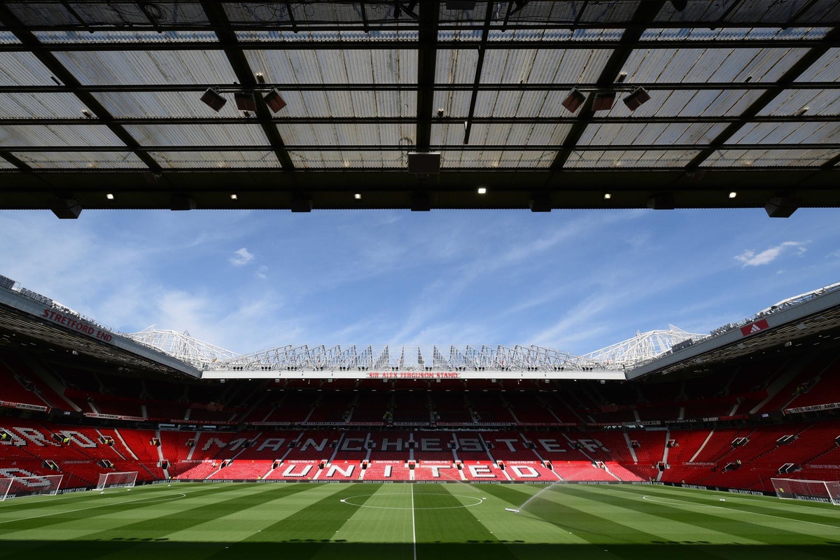 El United, de luto por el atentado a una sinagoga en Mánchester