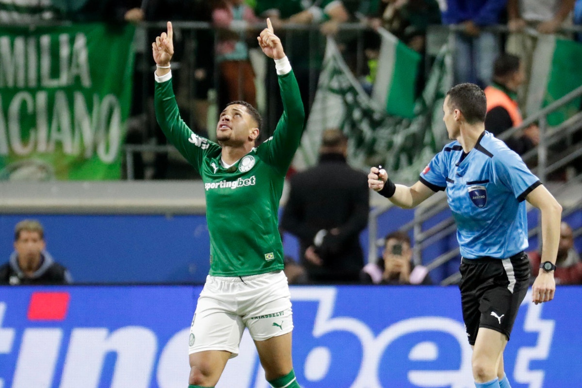 Vitor Roque y Palmeiras suspenden el proyecto de Gallardo