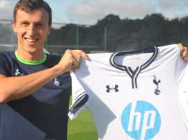 Vlad Chiriches podría cambiar en breve el Tottenham por el Nápoles. TottenhamHotspur