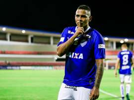 Walter é preso por apontar arma de brinquedo. Twitter @globoesportecom