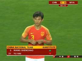 Las cámaras estaba emitiendo el cambio y captaron al jugador poniéndose el collar. Captura