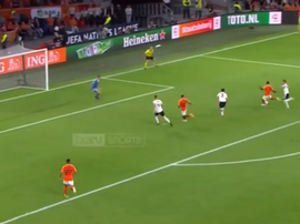 Georginio Wijnaldum scored in stoppage time as Germany lost 0-3 in Amsterdam. Captura/beIN