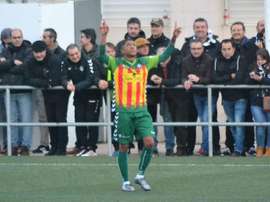 Will celebra uno de los goles del Castellón ante el Almazora. Twitter/CDCastellón