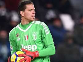Wojciech Szczesny a les chevilles qui enflent. AFP