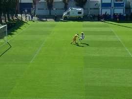 Le gardien du Real offre à Xavi Simons son premier but en Youth League. Captura/Movistar