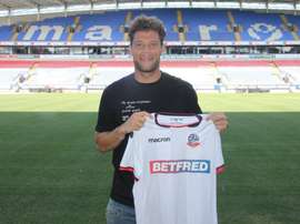 El atacante llega cedido. Twitter/OfficialBWFC