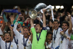 Casillas levanta el título de la UEFA Champions League