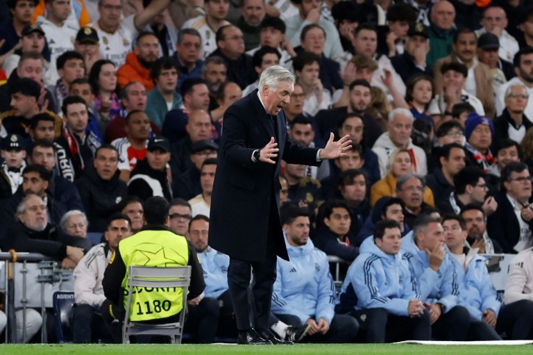Ancelotti exposed as Real Madrid struggle to accommodate Mbappe