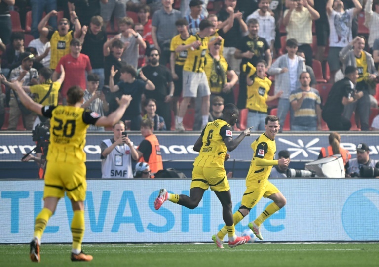Dortmund thump Leverkusen to spoil Alonso's home farewell