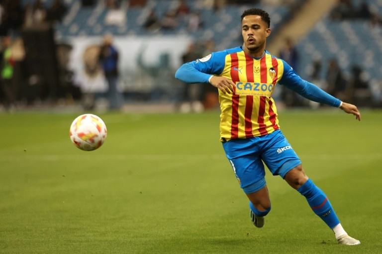 Two injured during burglary on Kluivert home in Spain