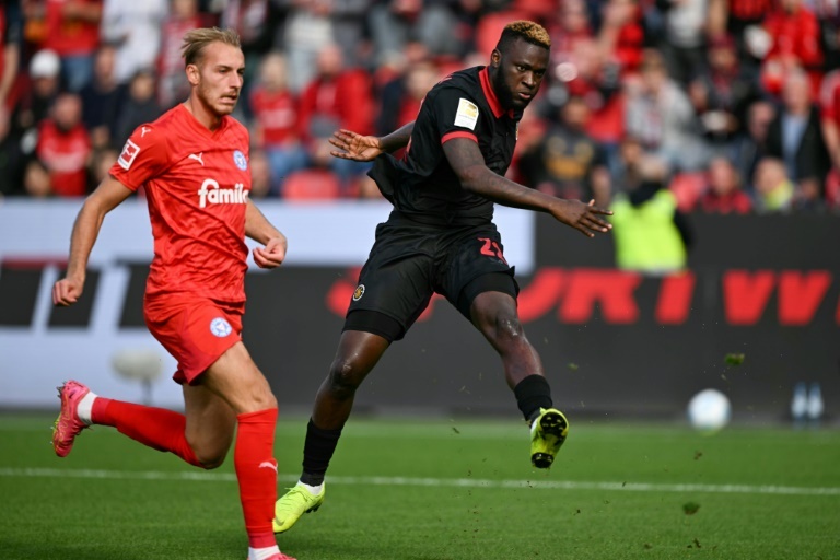 Careless Bayer Leverkusen held to Bundesliga draw