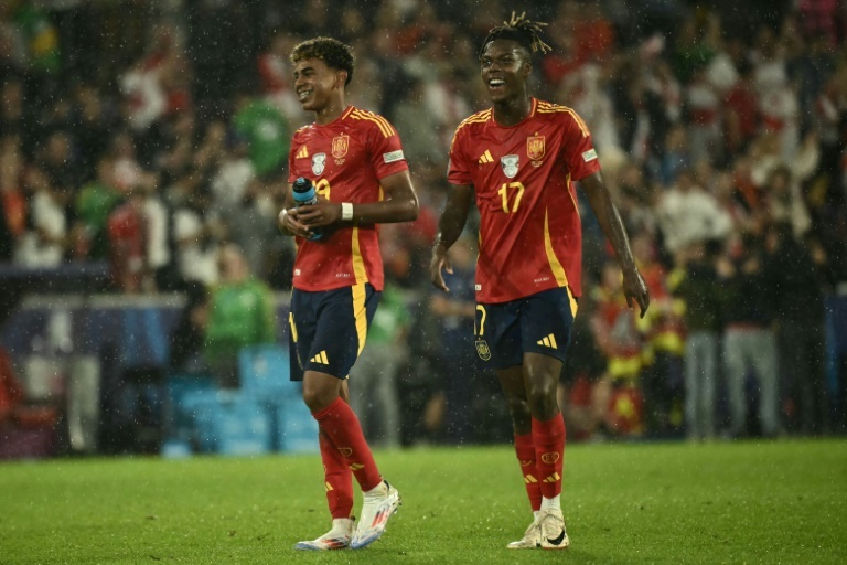 Williams takes spotlight as Spain power through to Euros last 8