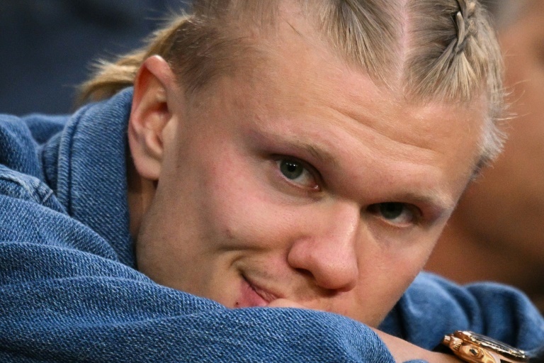 Haaland on Man City bench against Wolves after early return from injury