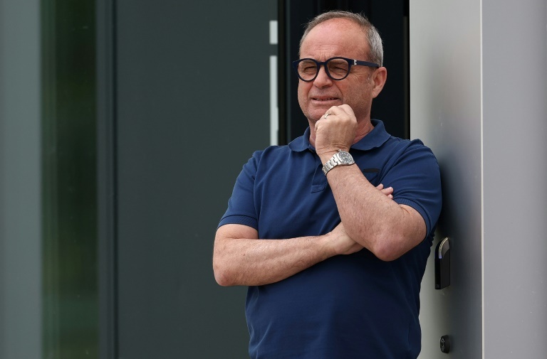 PSG sporting director Campos extends contract to 2030