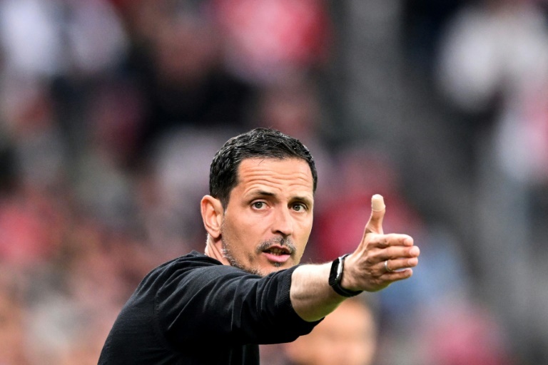 Frankfurt extend coach Toppmoeller's deal until 2028