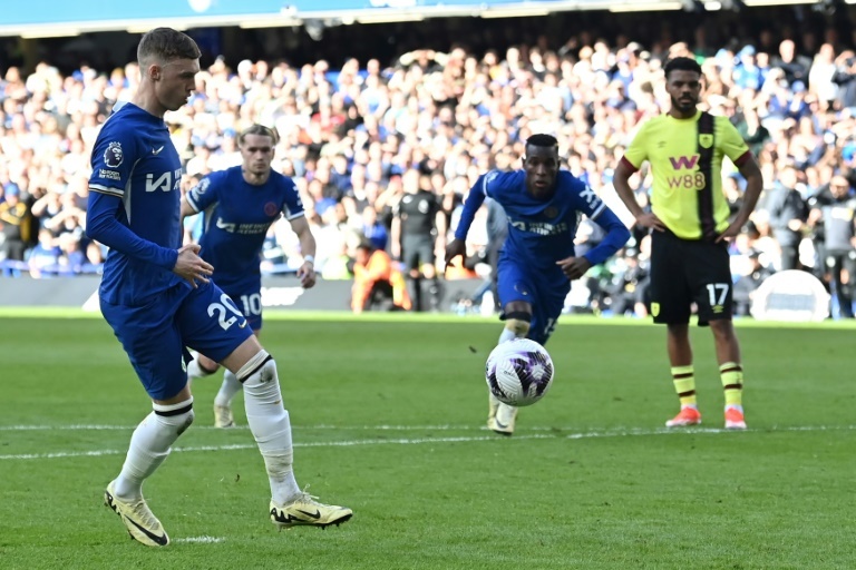Son sends Tottenham into top four, more pain for Pochettino's Chelsea
