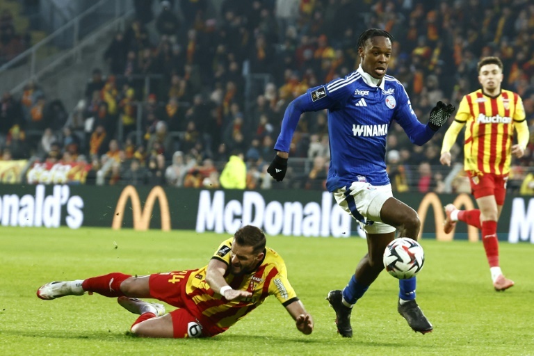 Strasbourg plombe Lens, de plus en plus mal en point