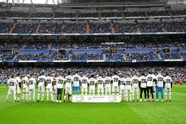 Les joueurs du Real et le Bernabéu affichent leur soutien à Vinicius