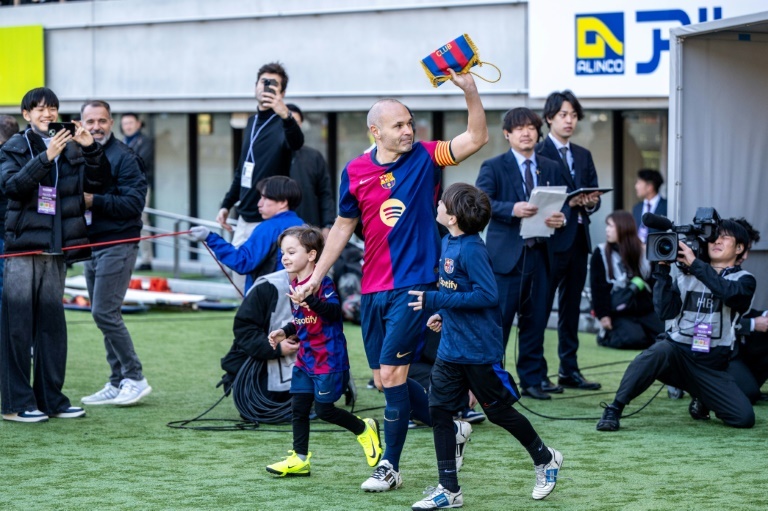 Andrés Iniesta fait aussi ses adieux au public de Tokyo