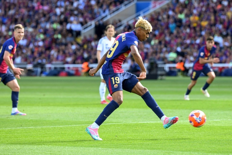 Le Barça résiste à un triplé de Mbappé et s'envole vers le titre