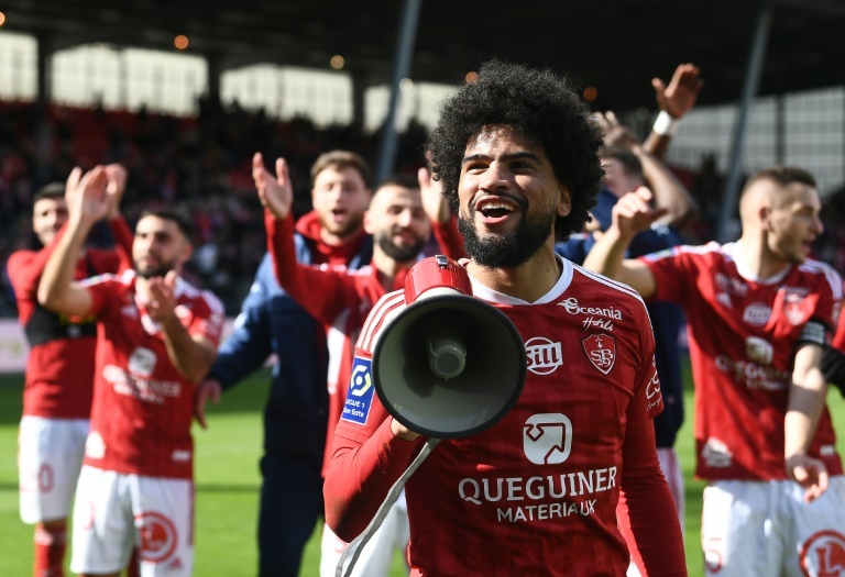 Du côté de Brest, Mahdi Camara montre la voie