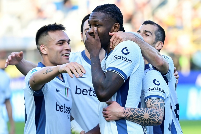 L'Inter, accroché à Parme, ouvre la porte à Naples