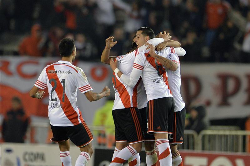 2-0. River pone un pie en la final