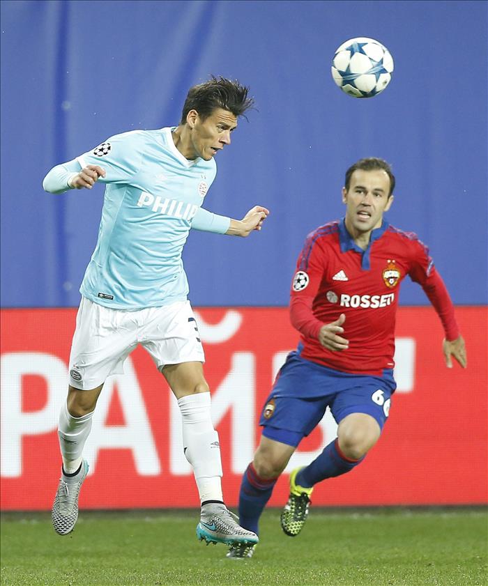 El PSV tira de heróica, pero se queda a medias ante el CSKA de Moscú