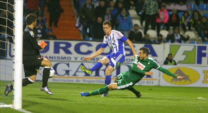 El Eibar, defenestrado; Villarreal y Málaga, heridos