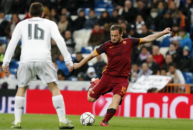 El Presidente del Comité Olímpico Italiano pone de ejemplo la ovación del Bernabéu a Totti