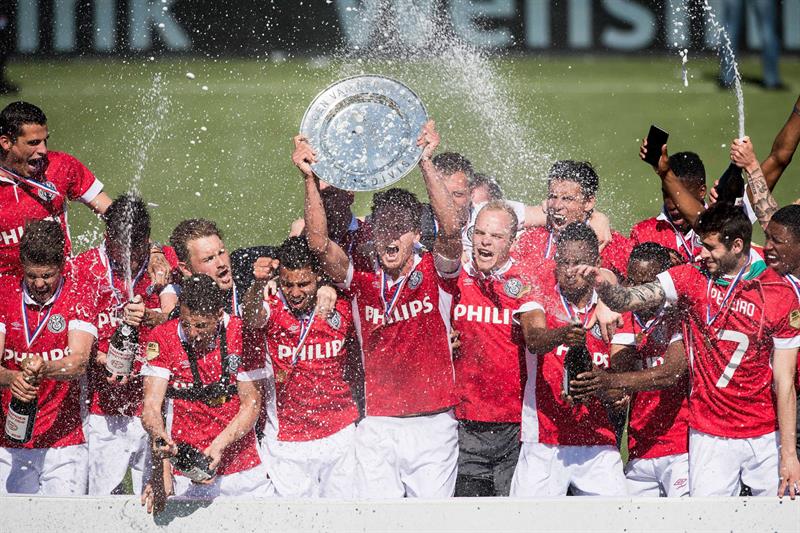 El PSV le arrebata la Eredivisie al Ajax en un final de infarto