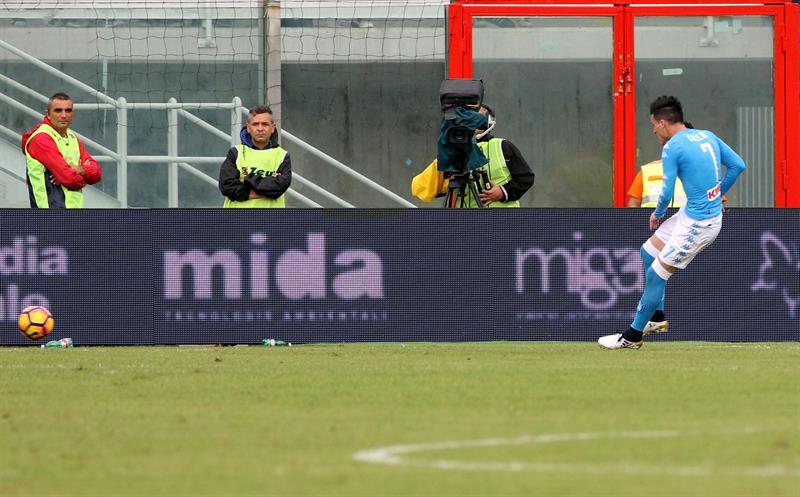 El Nápoles recupera la sonrisa gracias a Callejón