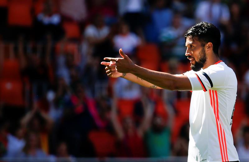 Garay volvió a entrenar en solitario y es duda ante el Villarreal