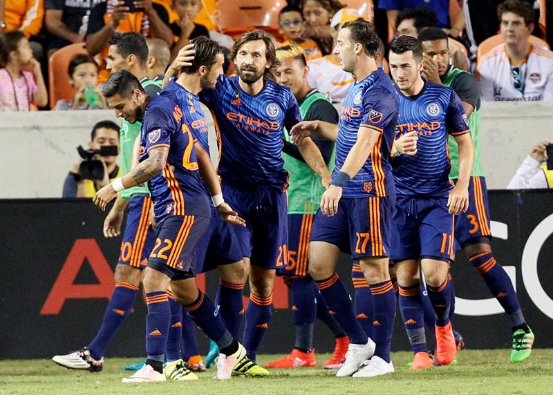 Toronto se impone a England y reparto de puntos en el Houston-Dallas