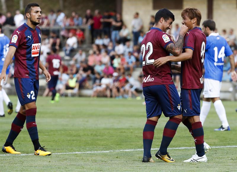 El Eibar abusa del Barakaldo en un buen partido de Ander Capa